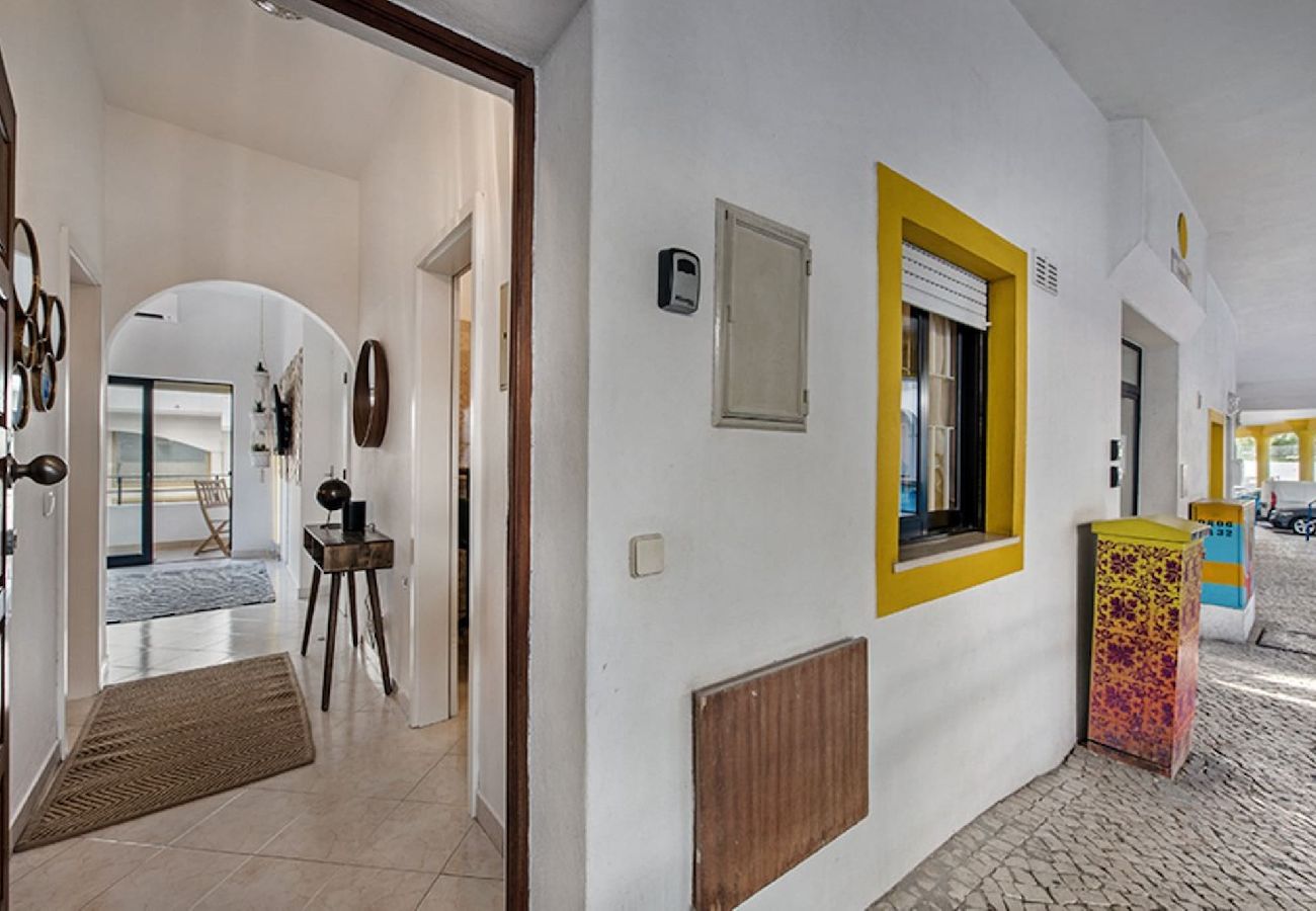 Apartamento em Carvoeiro -  212 Aroura sol BEAUTIFULLY RENOVATED APARTMENT