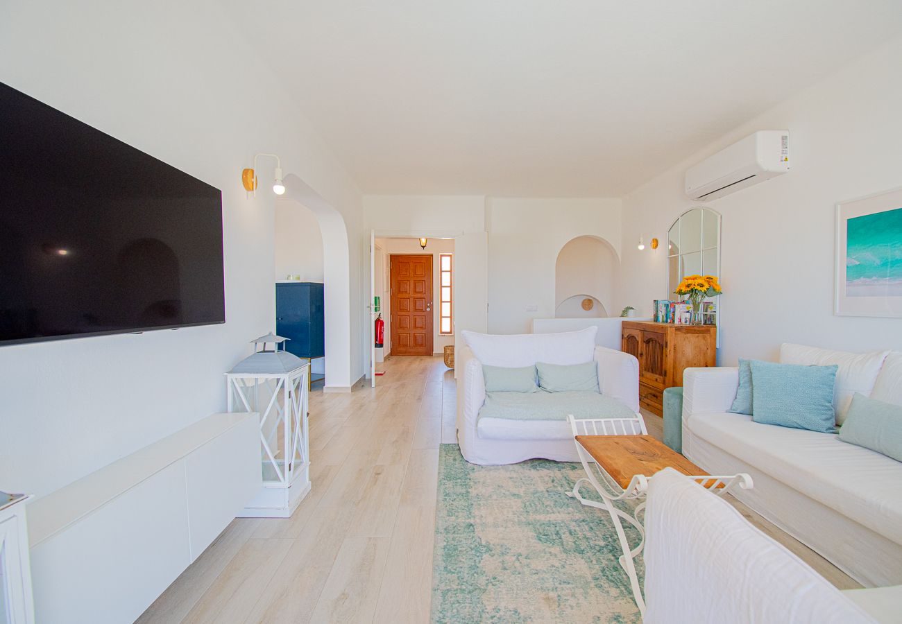 Casa geminada em Carvoeiro - 91A Casa Mel: Stylish 3-Bed Townhouse with Pool