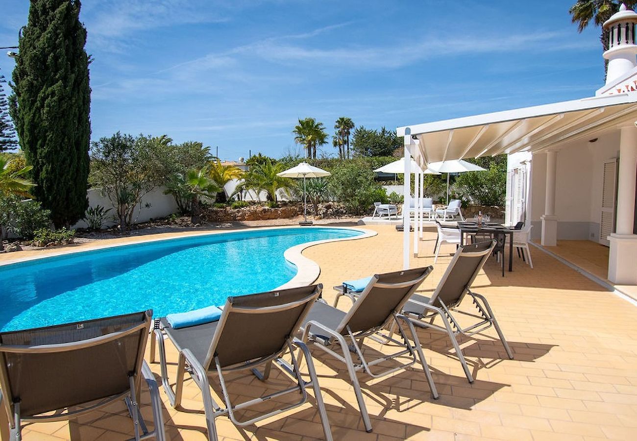 Villa in Carvoeiro - Vivenda Pomba Beautifully renovated with heated pool! 