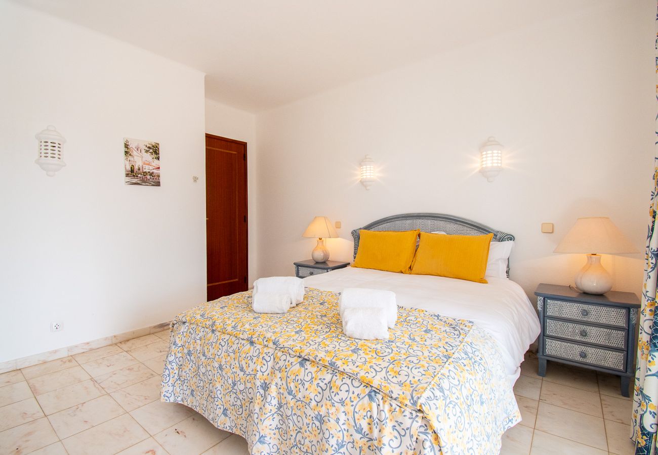Villa in Carvoeiro - Casa Miguel: Cozy 3-Bed Villa
