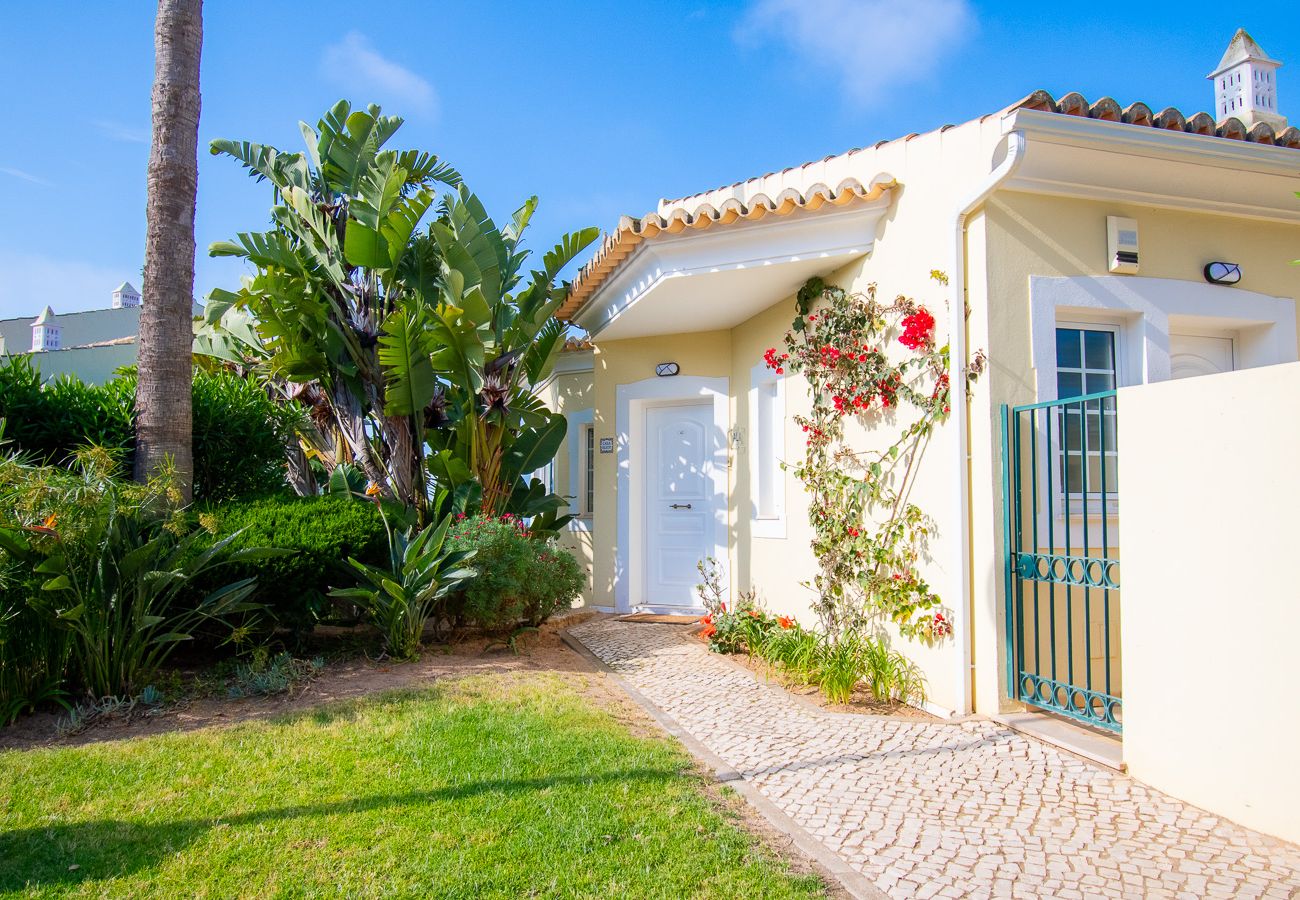 Townhouse in Carvoeiro - 42 Presa do Moura, beautiful townhouse on stunning complex with pool and gym