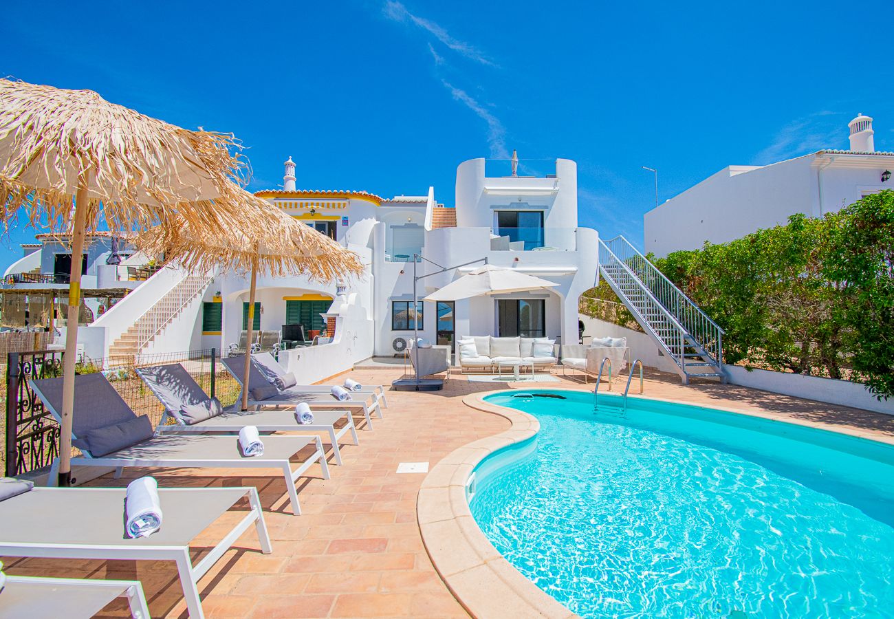 Townhouse in Carvoeiro - 91A Casa Mel: Stylish 3-Bed Townhouse with Pool